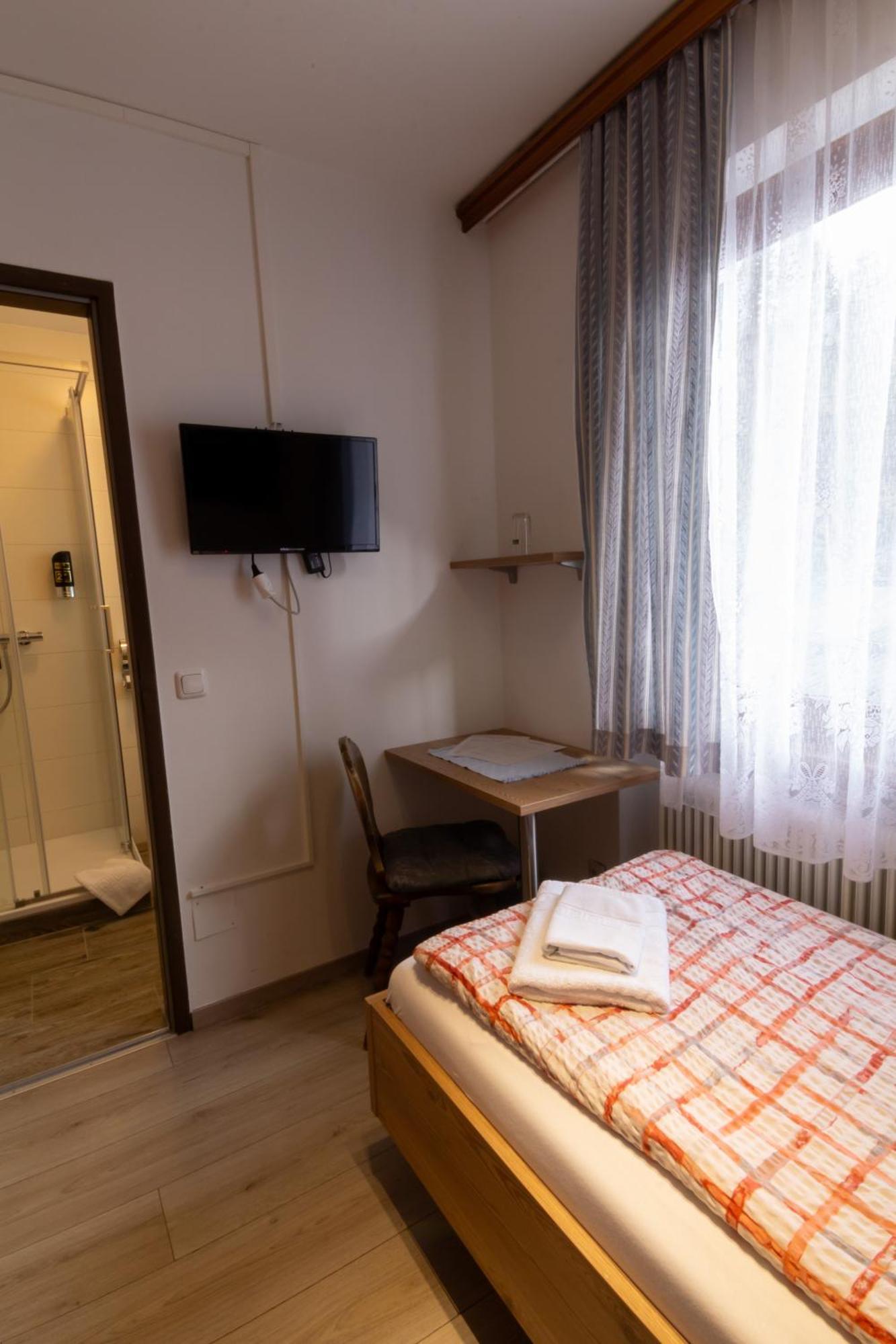 Metzgerwirt Vieh Heli Hotel Бад Гойзерн Екстериор снимка